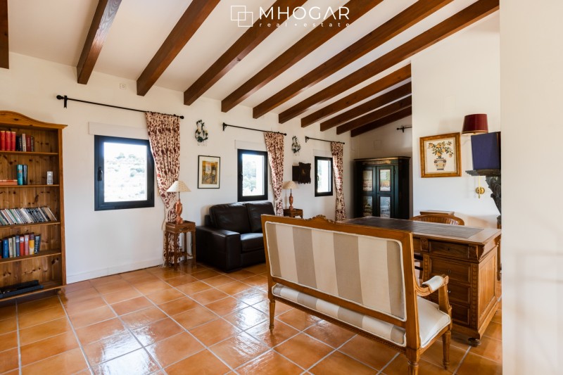 Rústica Elegancia - Casa de Campo a la venta en Benissa!